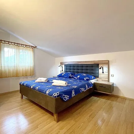Apartments Capic Z Baska  Exterior photo