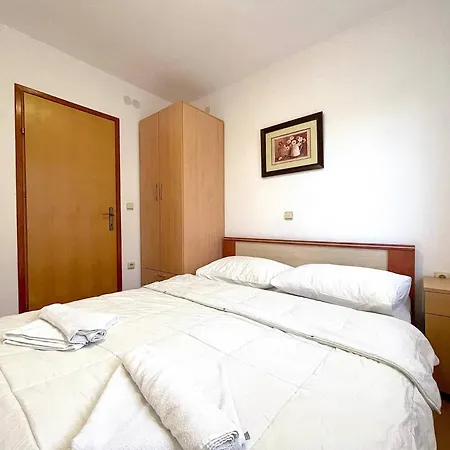 Apartments Capic Z Baska  Exterior photo