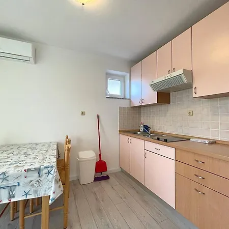 Apartments Capic Z Baska  Exterior photo