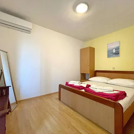 Apartments Capic Z Baska  Exterior photo